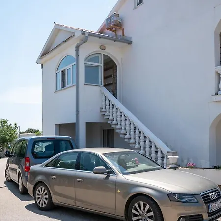 With Parking Space Povljana, Pag - 21318 Lägenhet *