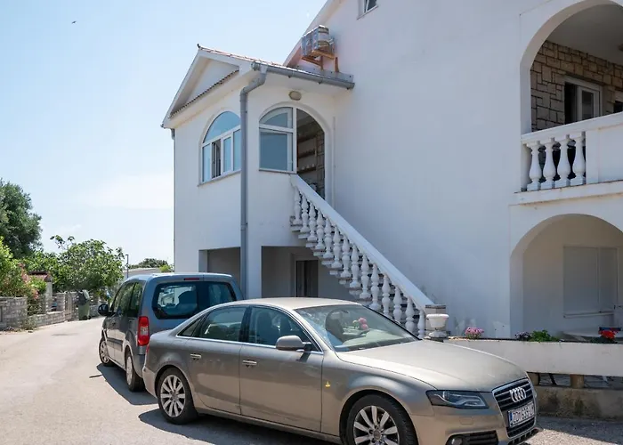 With Parking Space Povljana, Pag - 21318 דירה *