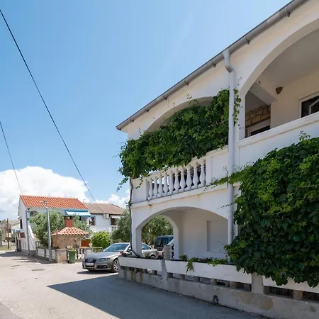 With Parking Space Povljana, Pag - 21318 Διαμέρισμα Povljana